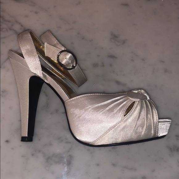 Pinup Couture Shoes - Pinup Girl Clothing Ankle Strap Sandals